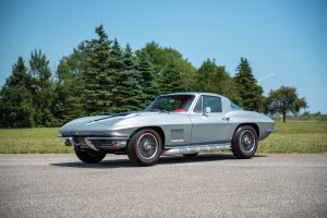 1967 Chevrolet Corvette Sting Ray 427 435 Front Three-Quarter