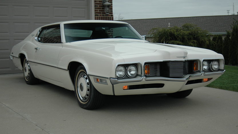 1970 Ford Thunderbird front
