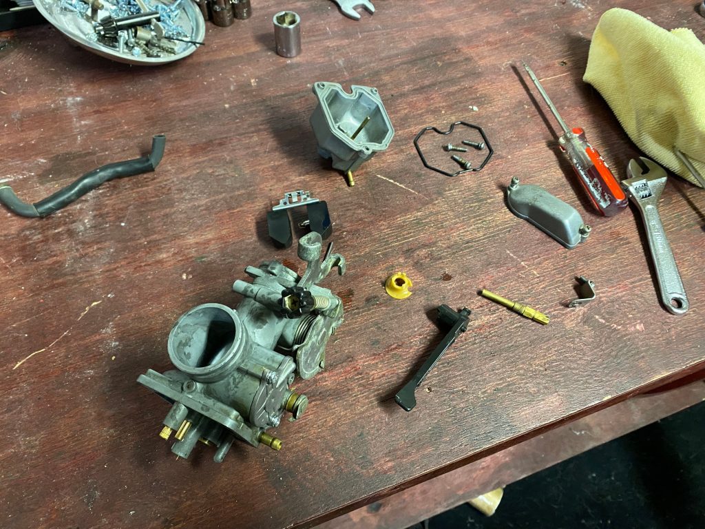 Honda Xr250 carb taken apart