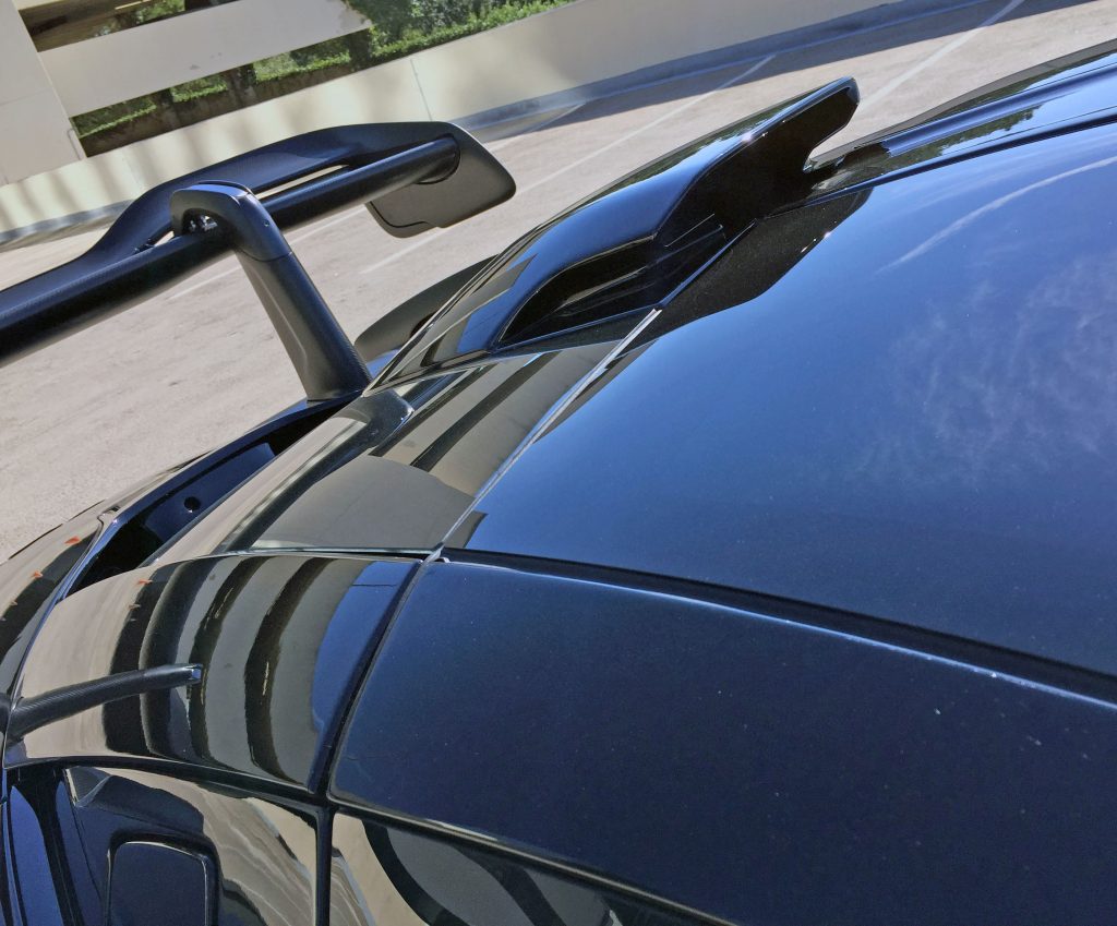 2019 McLaren Senna roof air scoop